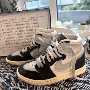 Air Jordan 1 Boys Shoes (US 6)